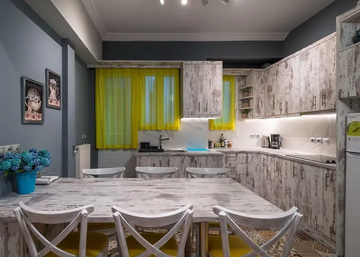 Modern & Stylish Apt At The Heart Of Athens
