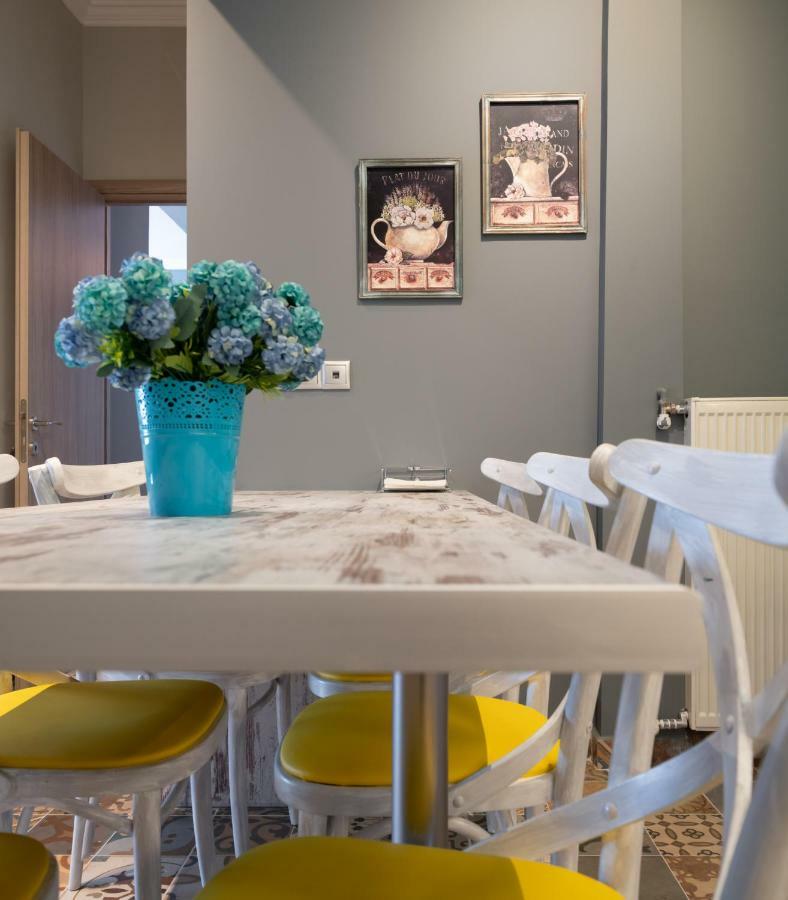 Modern & Stylish Apt At The Heart Of