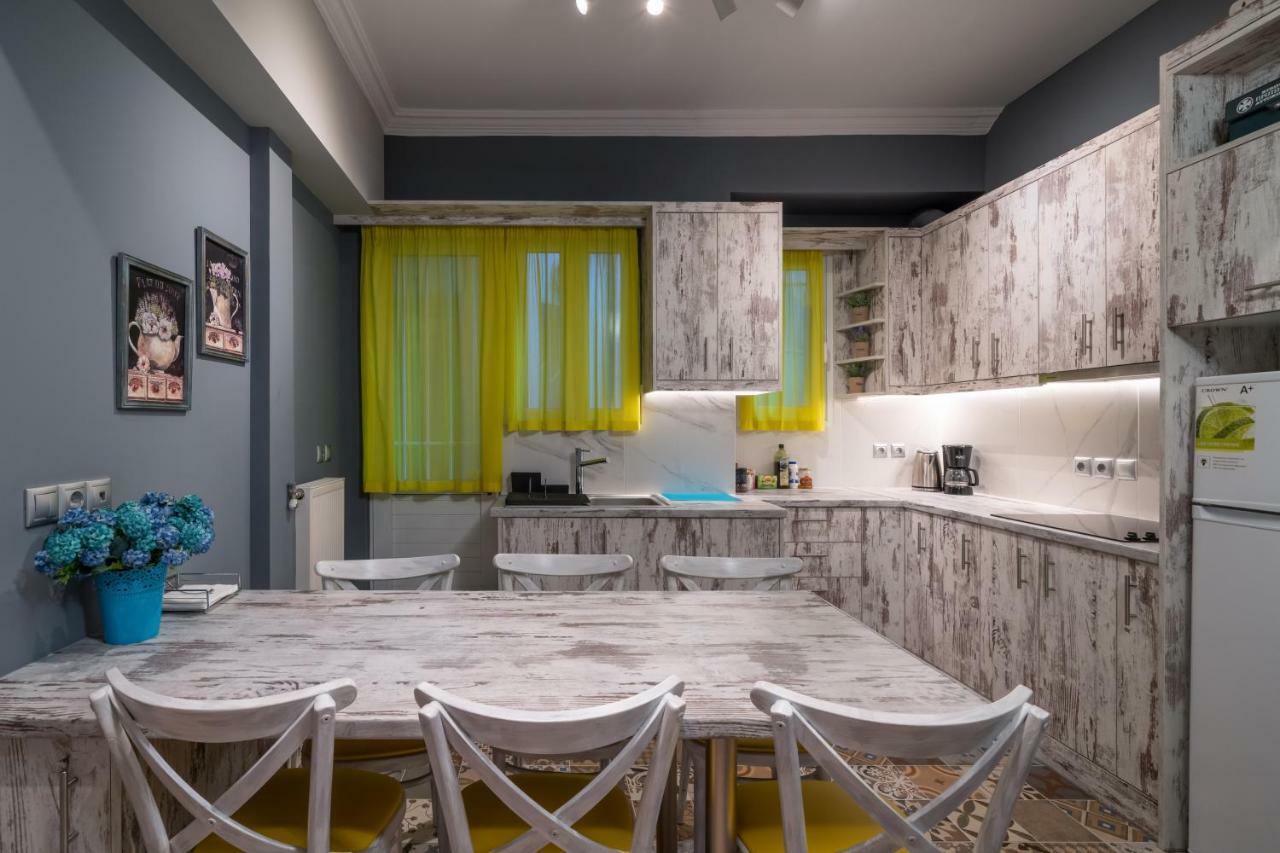 Modern & Stylish Apt At The Heart Of *