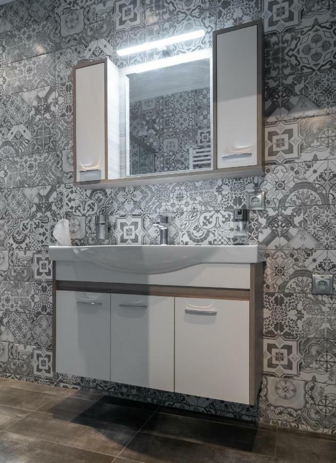 Apartment Modern & Stylish Apt At The Heart Of