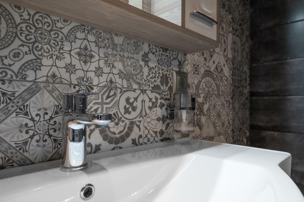 Modern & Stylish Apt At The Heart Of Athens